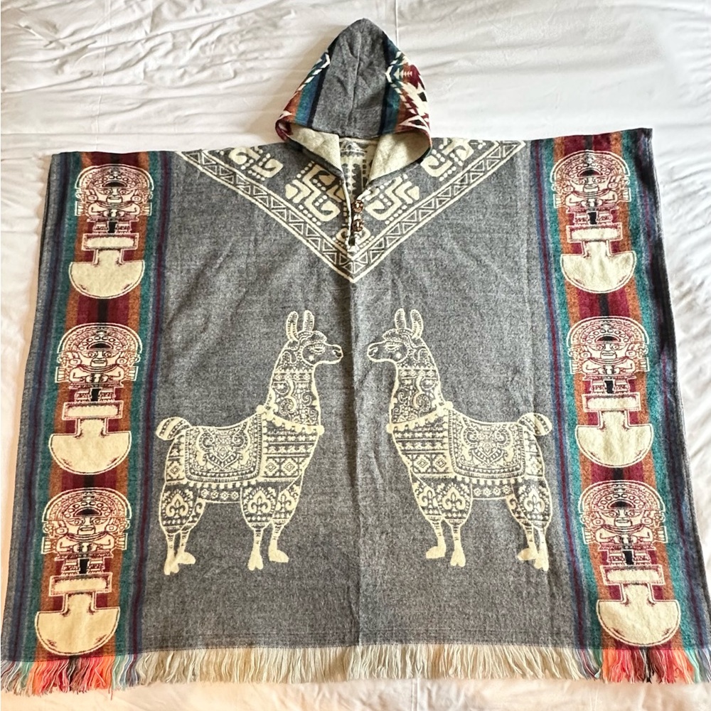 Unisex Alpaca Wool Poncho. (Heather Grey Alpaca)One Size Exclusively Handcrafted - Picture 5 of 9